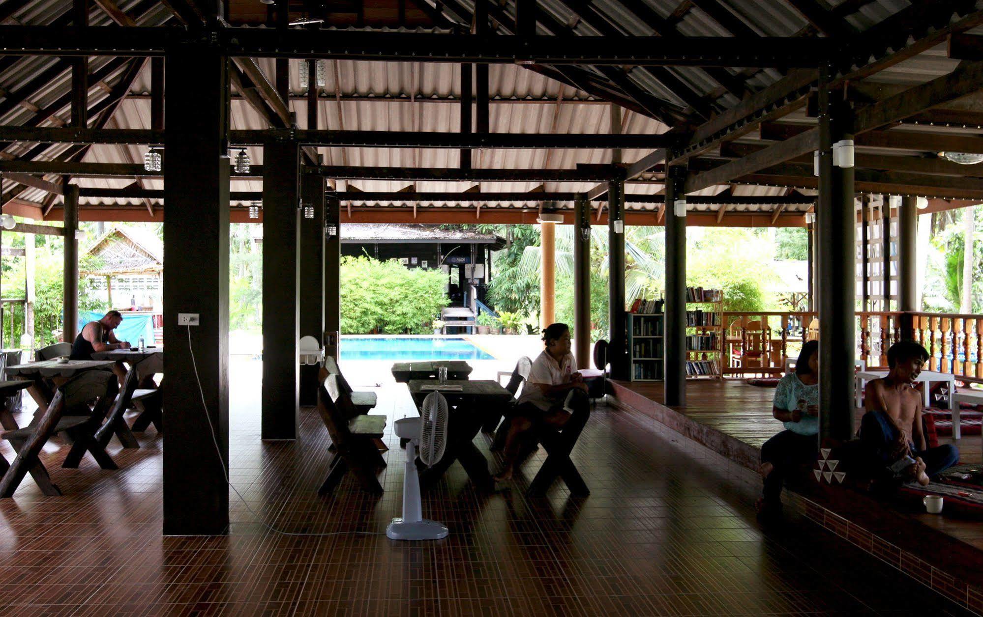 Hin Bhai Resort Chaloklum Buitenkant foto